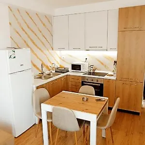 https://old-train-apartment.albaniahotels.org